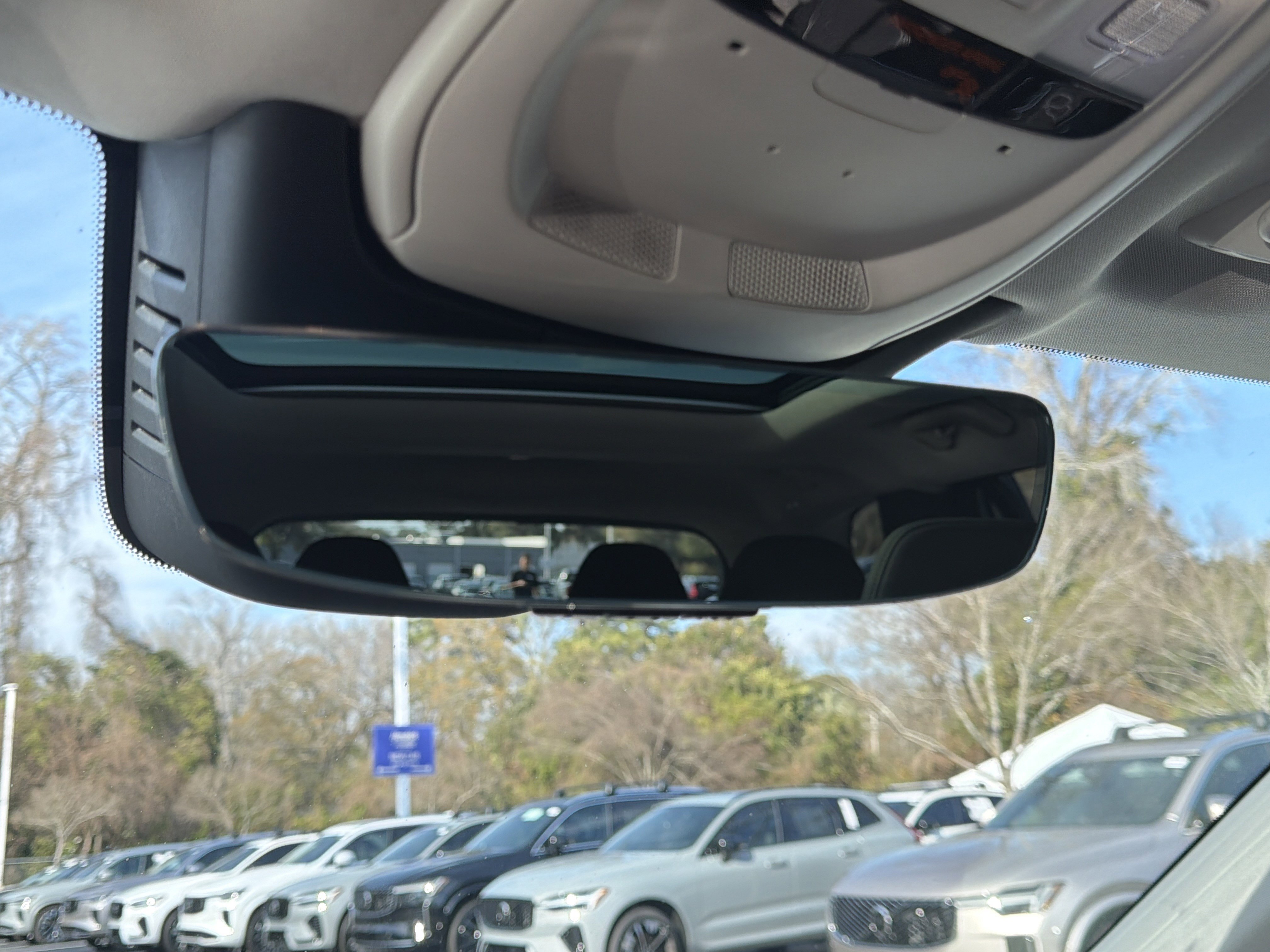 Certified 2025 Volvo XC90 B6 Plus image 27