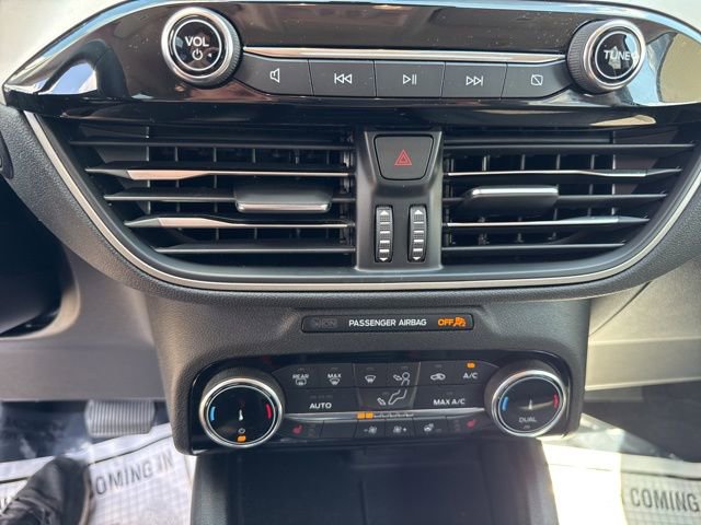 Used 2022 Ford Escape SE w/ SE Sport Appearance Package image 16