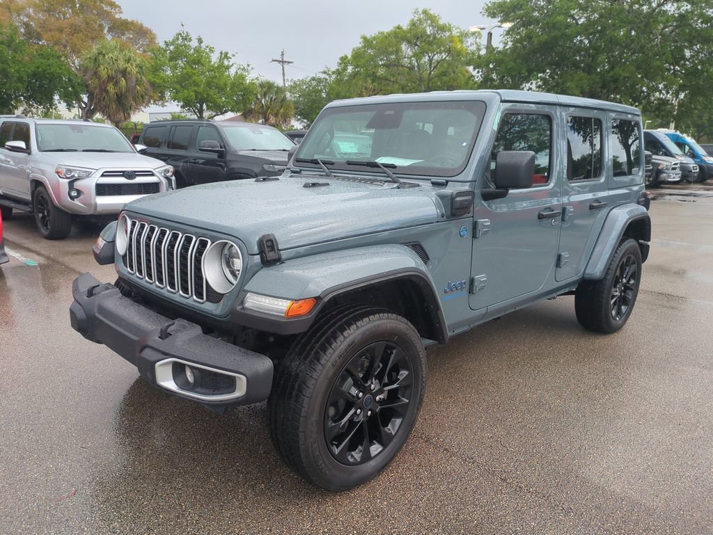 Used 2025 Jeep Wrangler Unlimited Sahara w/ Safety Group image 10