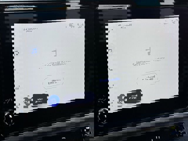 Used 2025 Toyota Camry SE w/ Convenience Package image 19