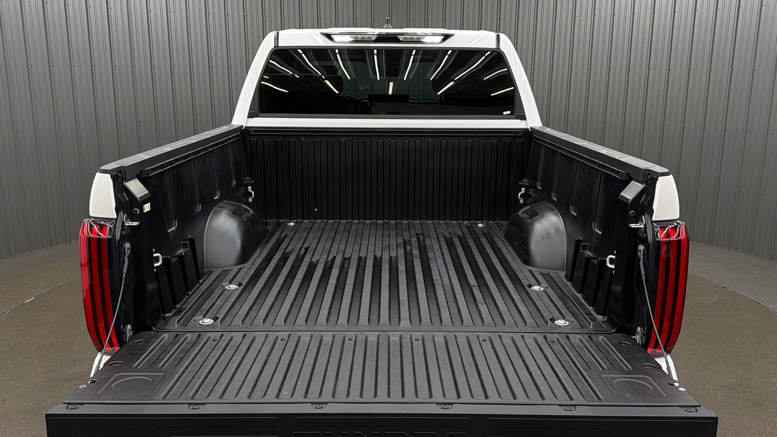 Used 2026 Toyota Tundra Limited AWD/4WD image 17