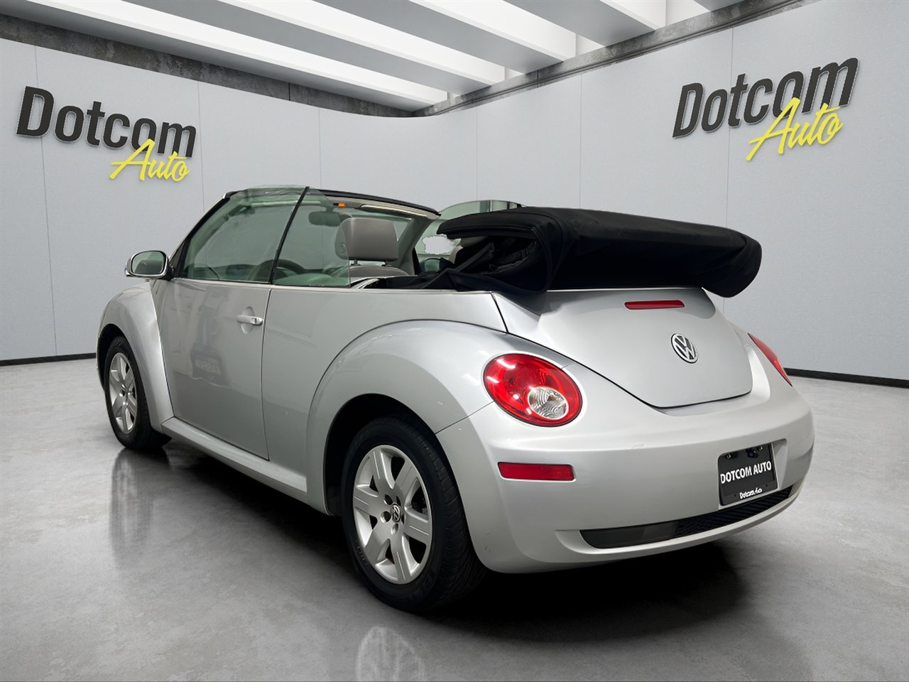 Used 2007 Volkswagen Beetle Convertible w/ Package 1 image 23