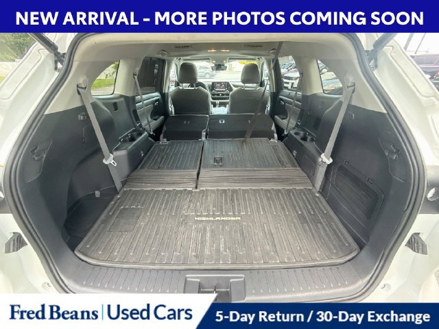Used 2022 Toyota Highlander XLE AWD/4WD image 33