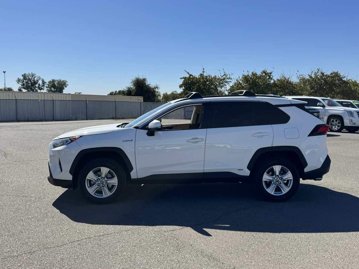 Used 2020 Toyota RAV4 XLE w/ Convenience Package AWD/4WD image 6