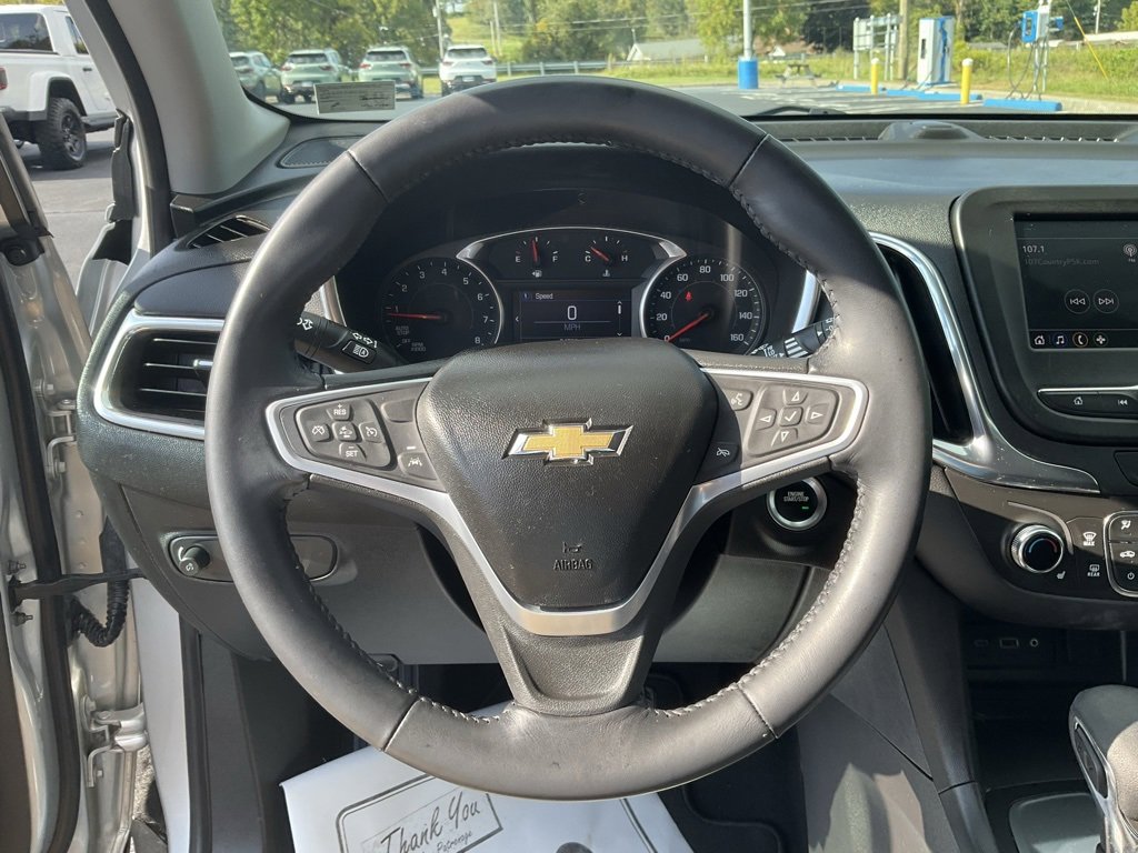 Used 2022 Chevrolet Equinox LT image 2