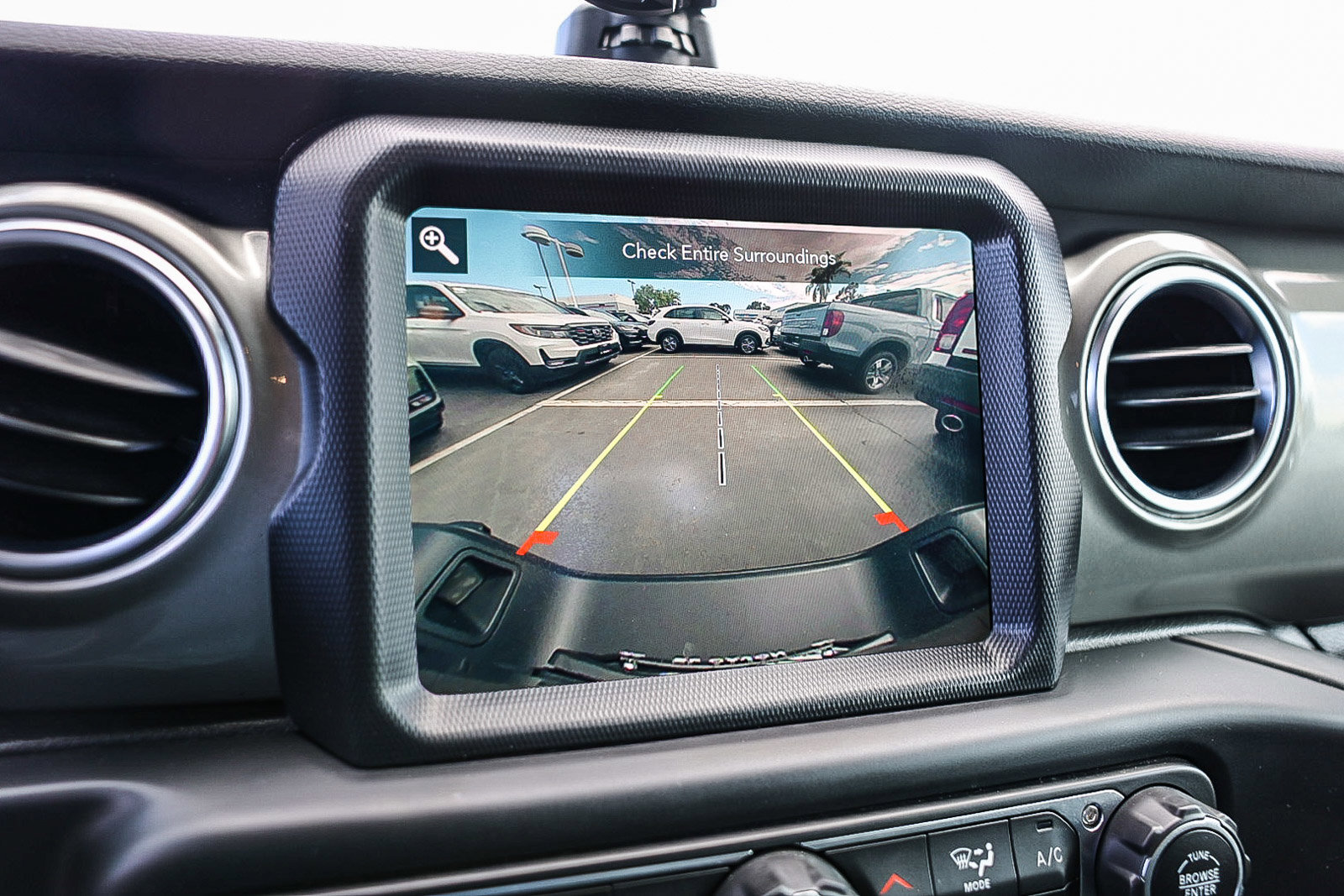 Used 2020 Jeep Gladiator Overland image 15