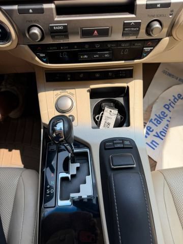 Used 2013 Lexus ES 300h w/ Luxury Pkg FWD image 24