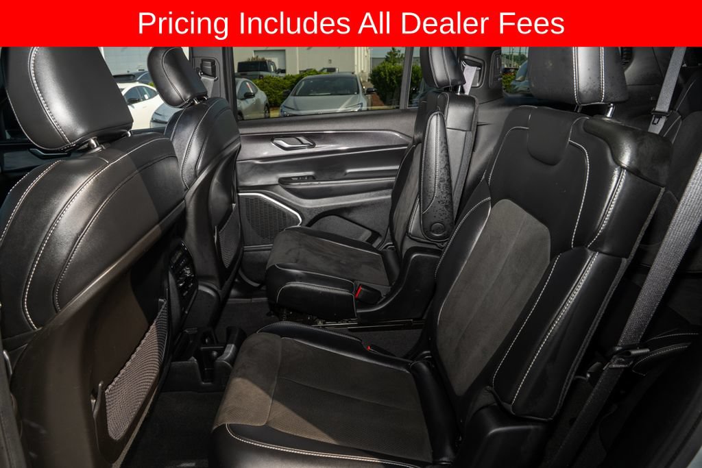 Used 2021 Jeep Grand Cherokee L Laredo AWD/4WD image 17