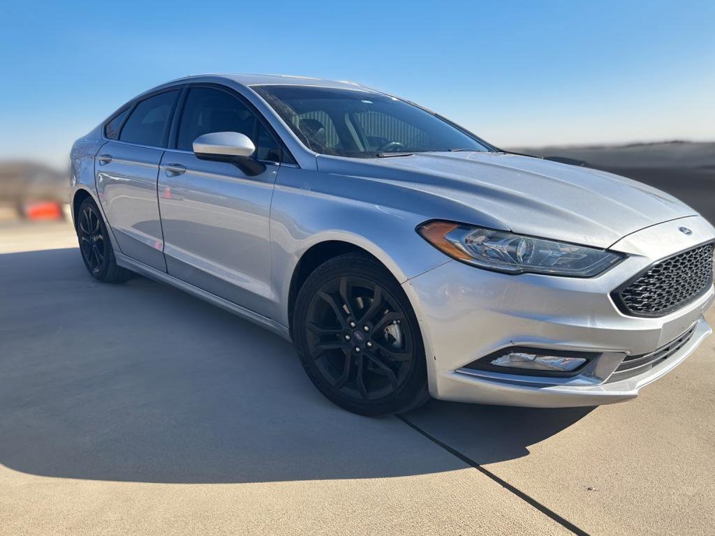Used 2017 Ford Fusion SE w/ Equipment Group 201A image 1