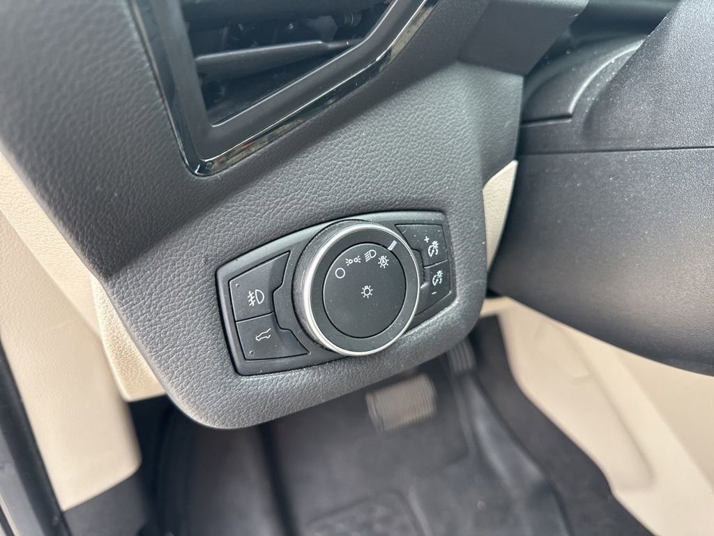 Used 2018 Ford Escape SEL FWD image 19