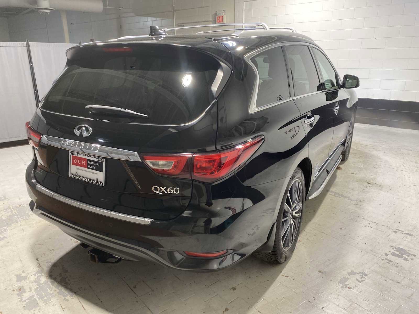 Used 2017 INFINITI QX60 FWD w/ Deluxe Technology Package image 26