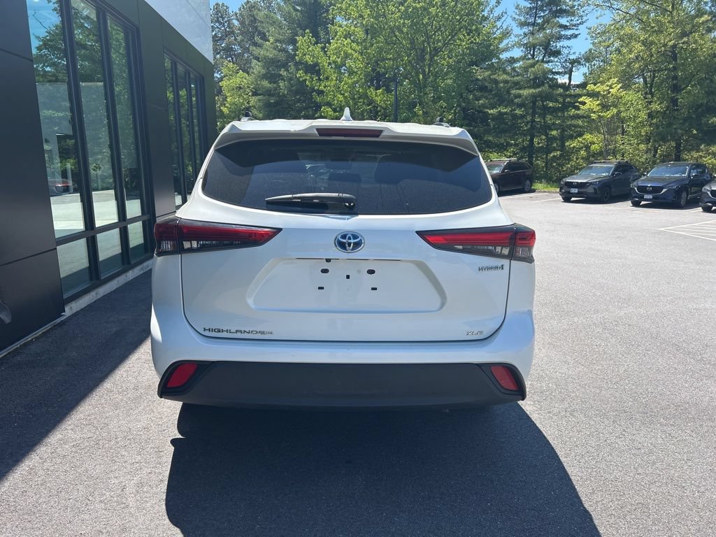 Used 2020 Toyota Highlander XLE AWD/4WD image 6