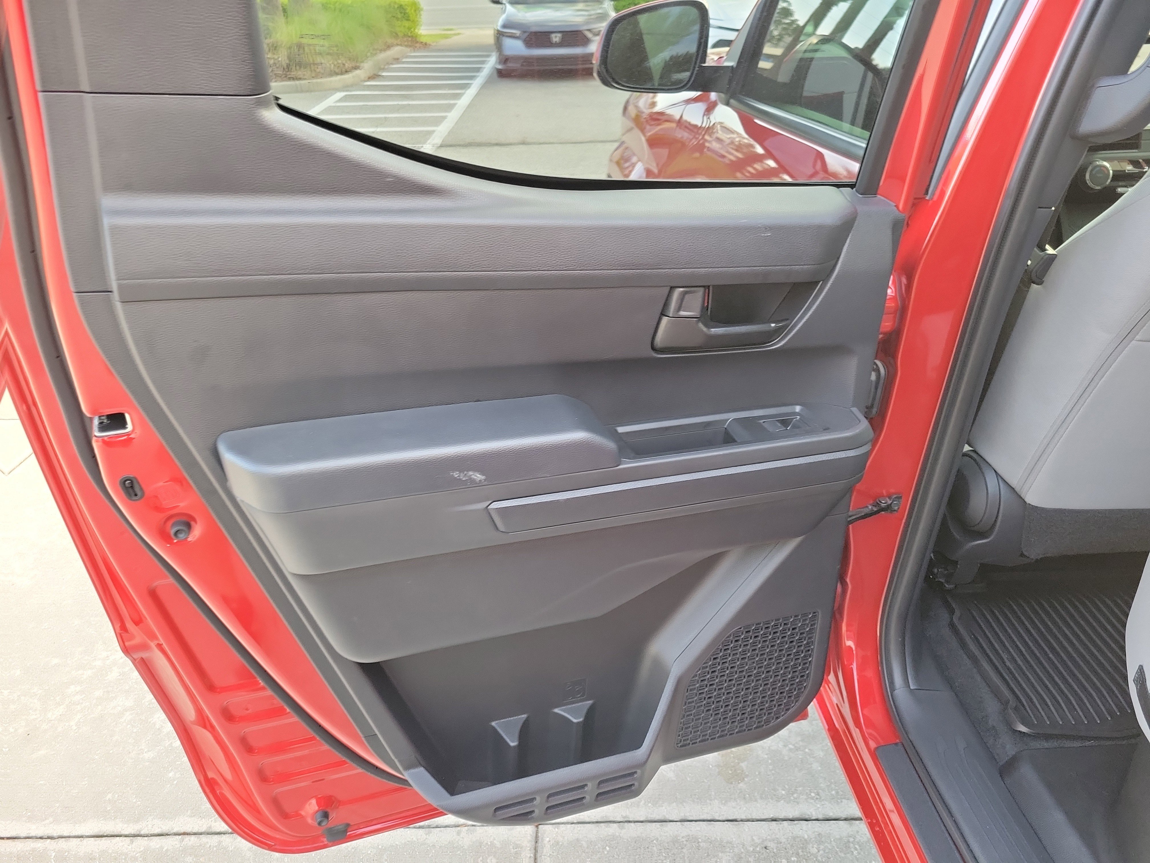 Certified 2025 Toyota Tacoma SR5 image 27