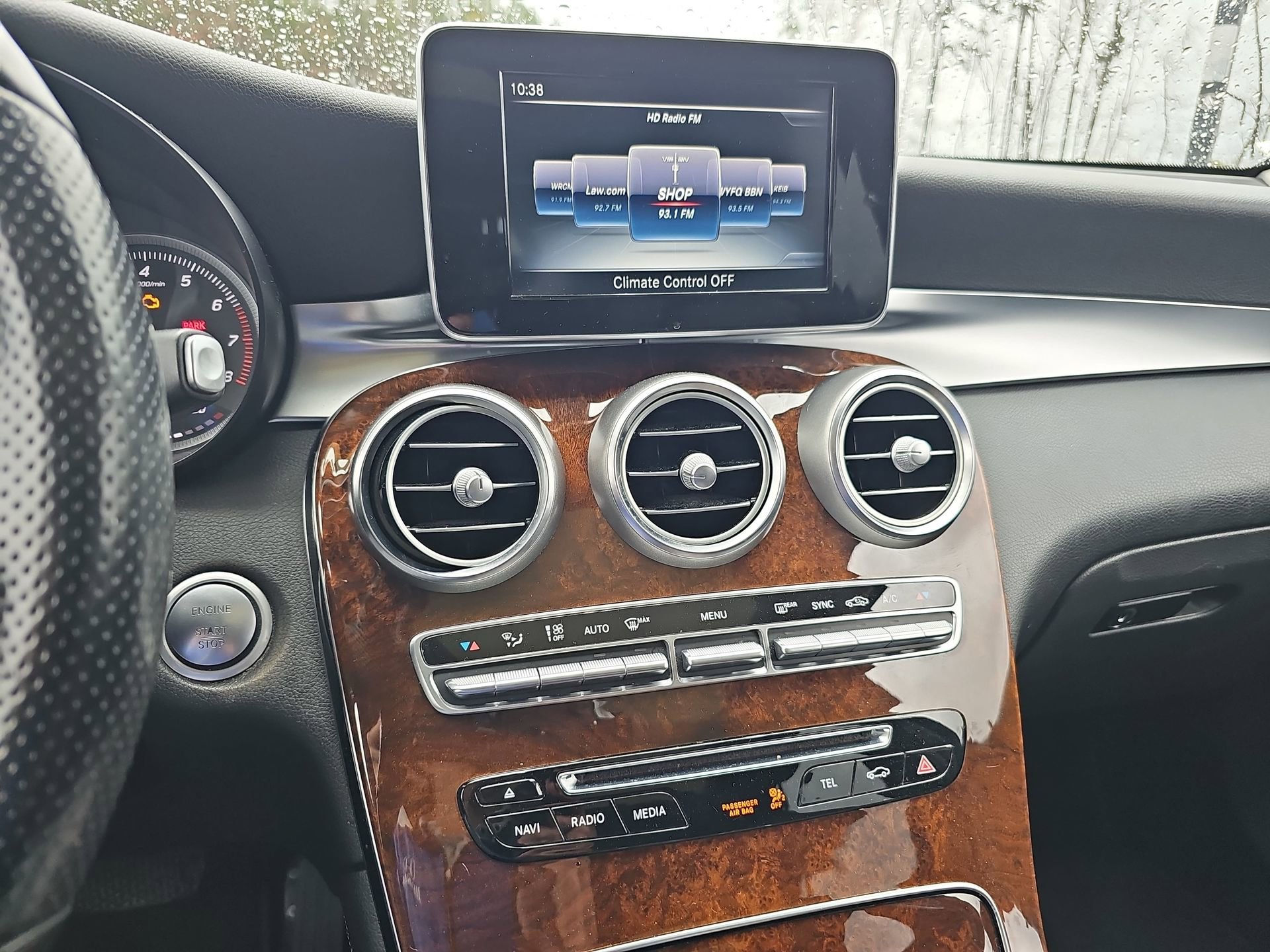 Used 2016 Mercedes-Benz GLC 300 4MATIC image 26