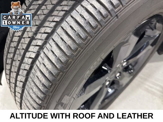 Used 2023 Jeep Grand Cherokee Altitude image 7