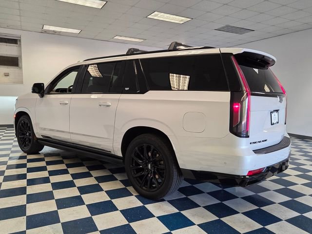 Used 2023 Cadillac Escalade ESV Sport Platinum w/ LPO, ONYX Package image 5