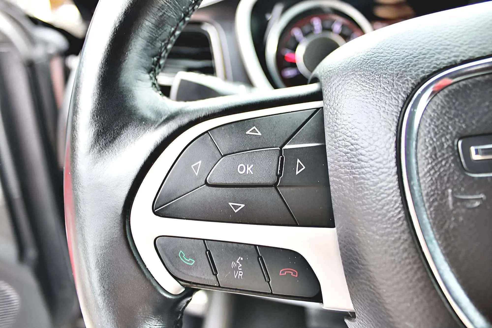 Used 2015 Dodge Challenger R/T Plus image 13