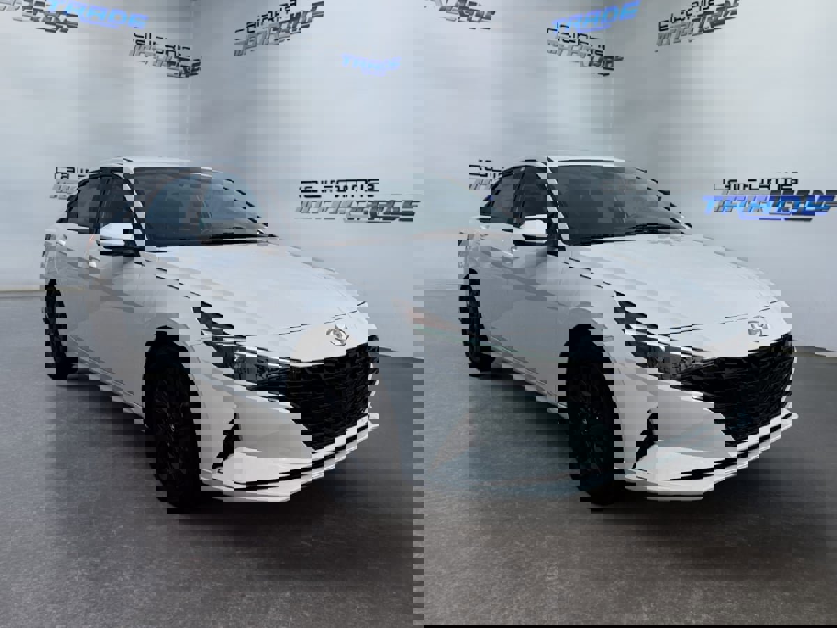 Used 2023 Hyundai Elantra Blue FWD image 3