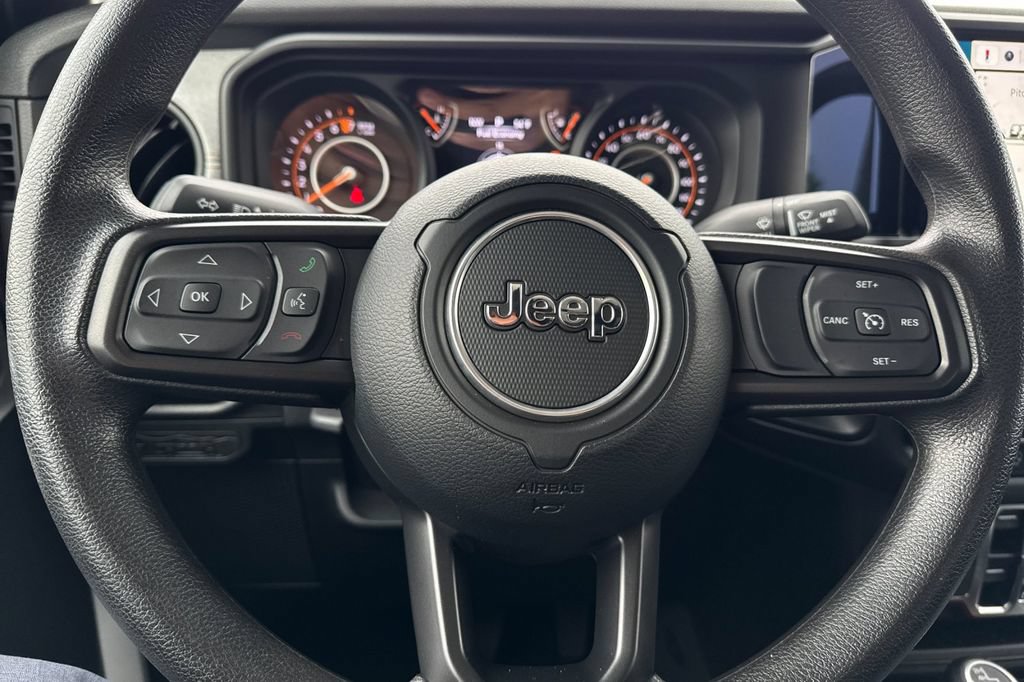 Used 2025 Jeep Gladiator Sport AWD/4WD image 25