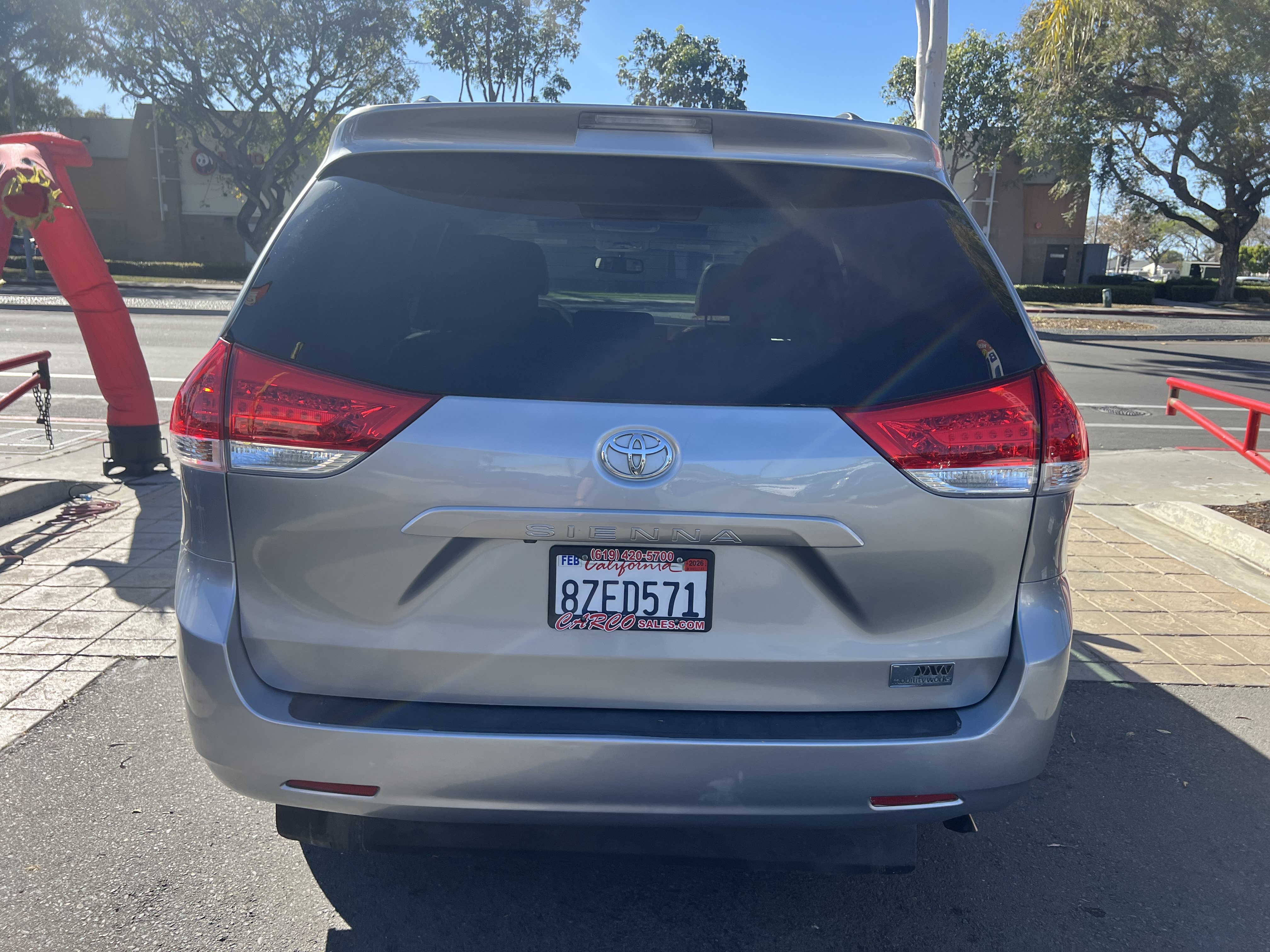Used 2011 Toyota Sienna XLE FWD image 21