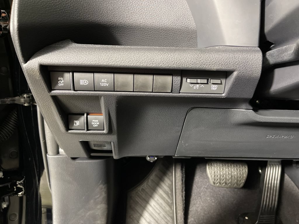 New 2026 Toyota Sienna XSE FWD image 27