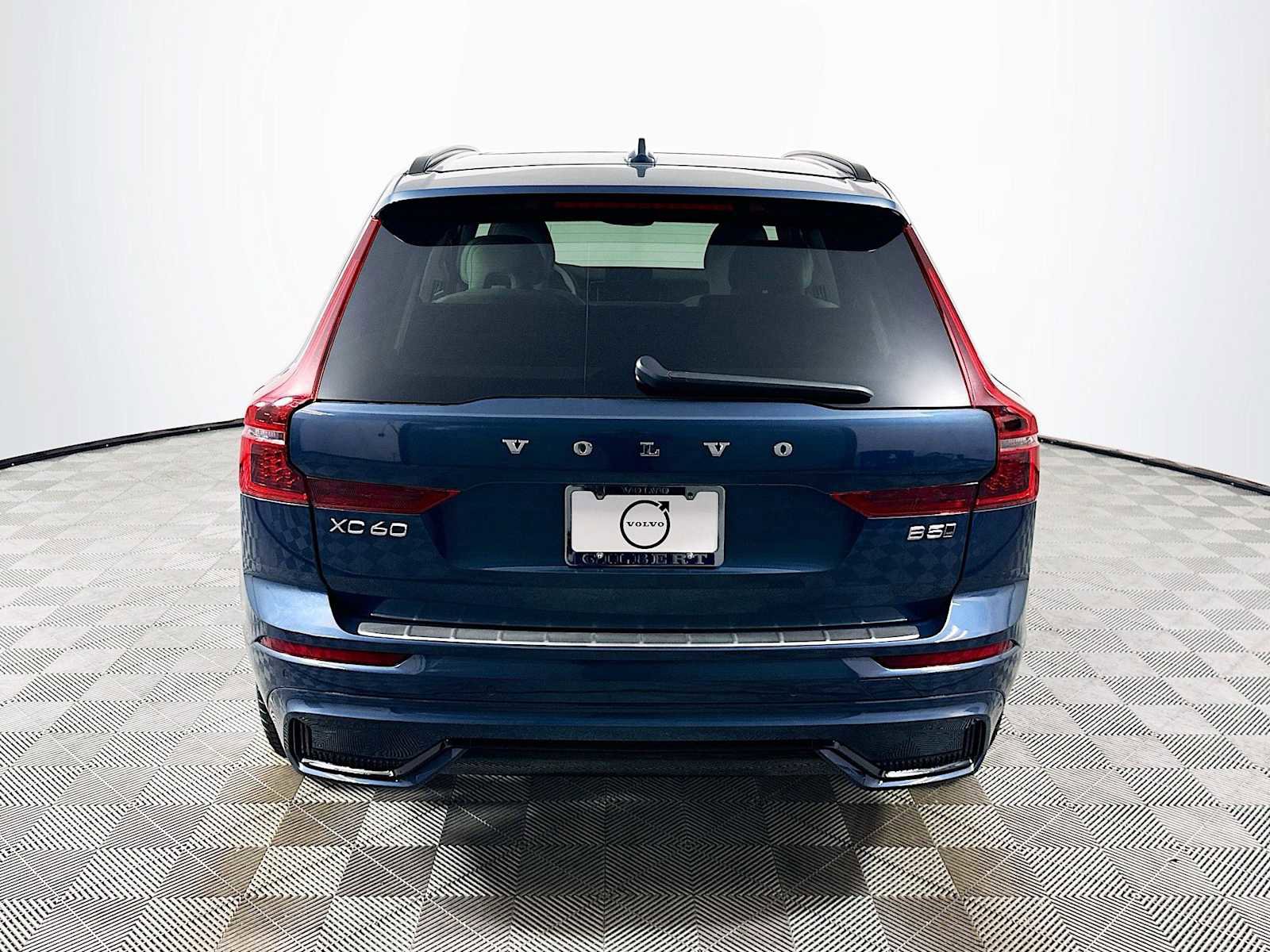 New 2026 Volvo XC60 B5 Ultra w/ Protection Package Premier image 6