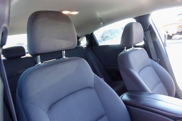 Used 2019 Chevrolet Malibu LT image 15