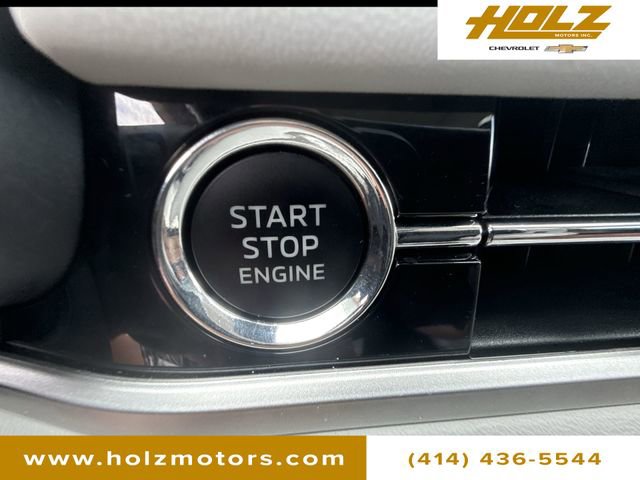 Used 2025 Mitsubishi Outlander SEL AWD/4WD image 17