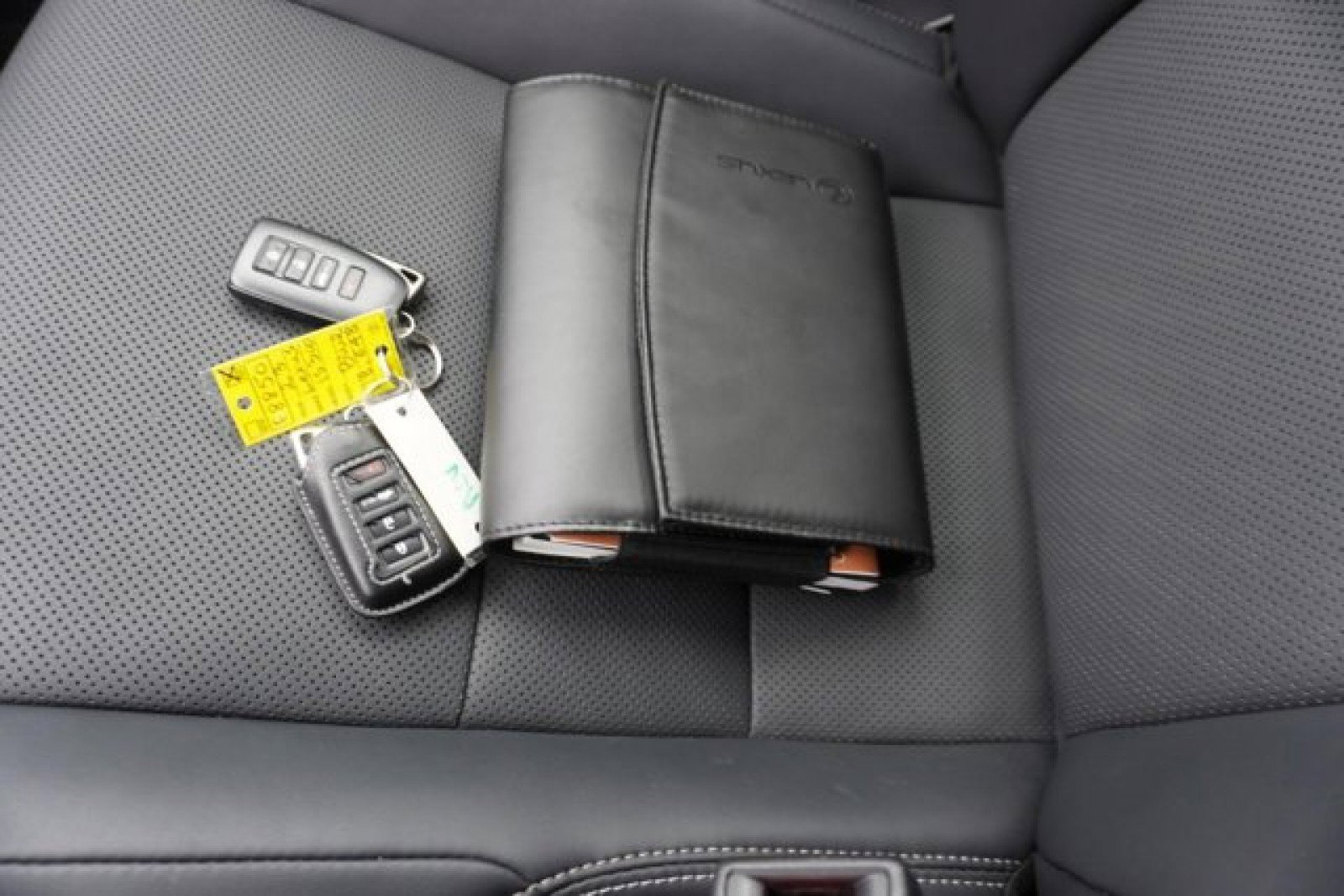 Used 2023 Lexus IS 300 w/ Comfort Package image 33