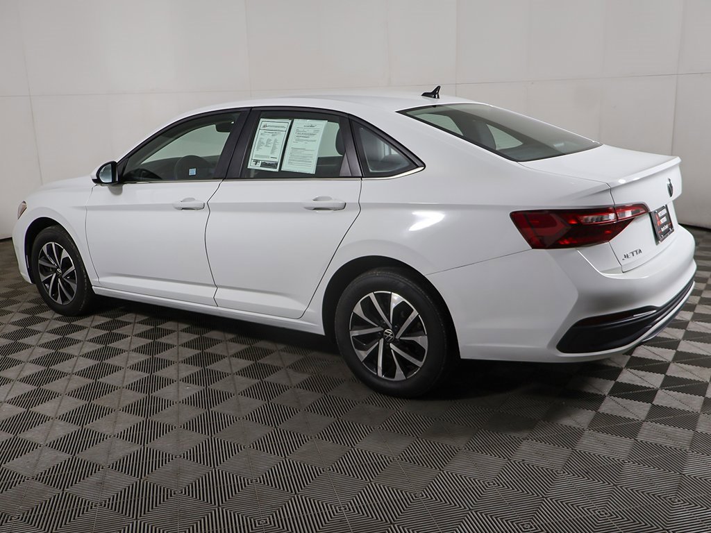 Used 2024 Volkswagen Jetta S image 11