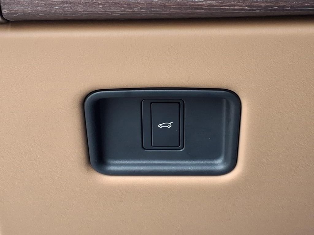 Used 2024 Land Rover Range Rover SE AWD/4WD image 19