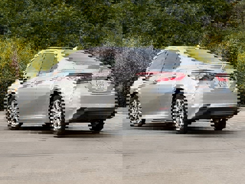 Used 2023 Toyota Camry LE image 2