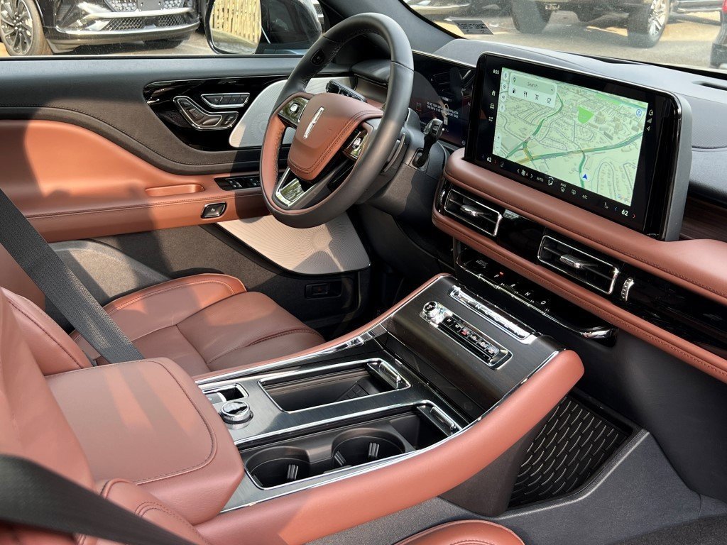 New 2026 Lincoln Aviator Reserve w/ Luxury Package AWD/4WD image 10