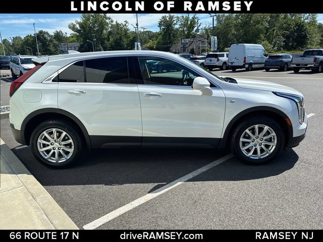 Used 2022 Cadillac XT4 Luxury w/ Cold Weather Package AWD/4WD image 8