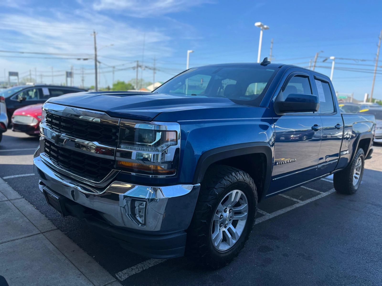 Used 2017 Chevrolet Silverado 1500 LT w/ All Star Edition AWD/4WD image 2