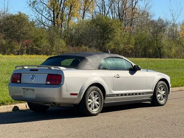 Used 2005 Ford Mustang Premium RWD image 21