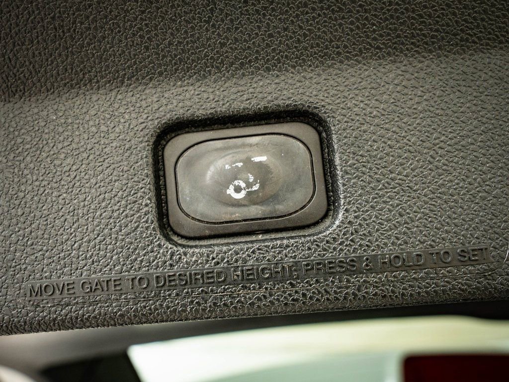 Used 2017 Ford Explorer XLT w/ Equipment Group 202A image 20