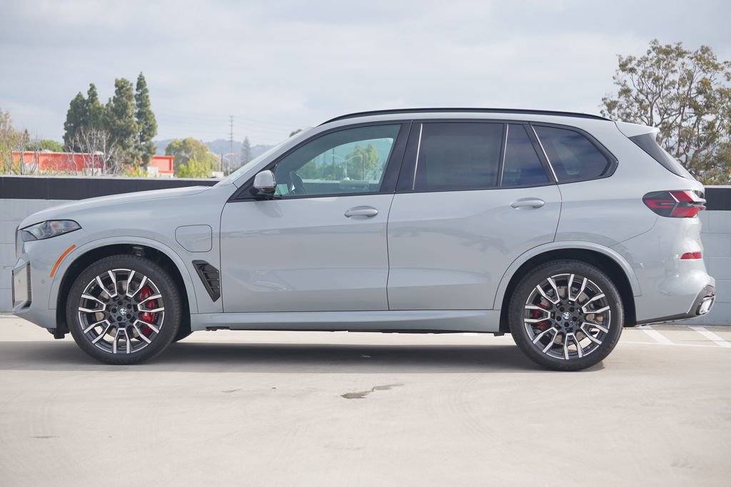 New 2026 BMW X5 xDrive50e w/ M Sport Package image 4