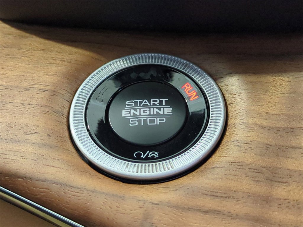 New 2025 Jeep Grand Cherokee Summit image 32