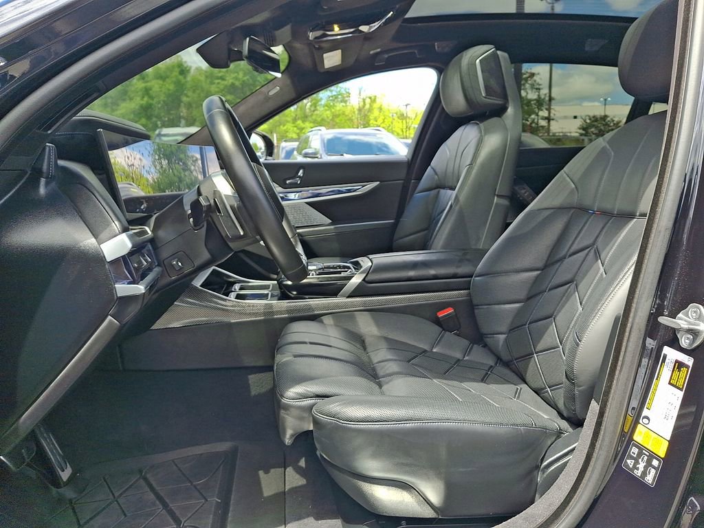 Used 2023 BMW 760i xDrive w/ Executive Package AWD/4WD image 15