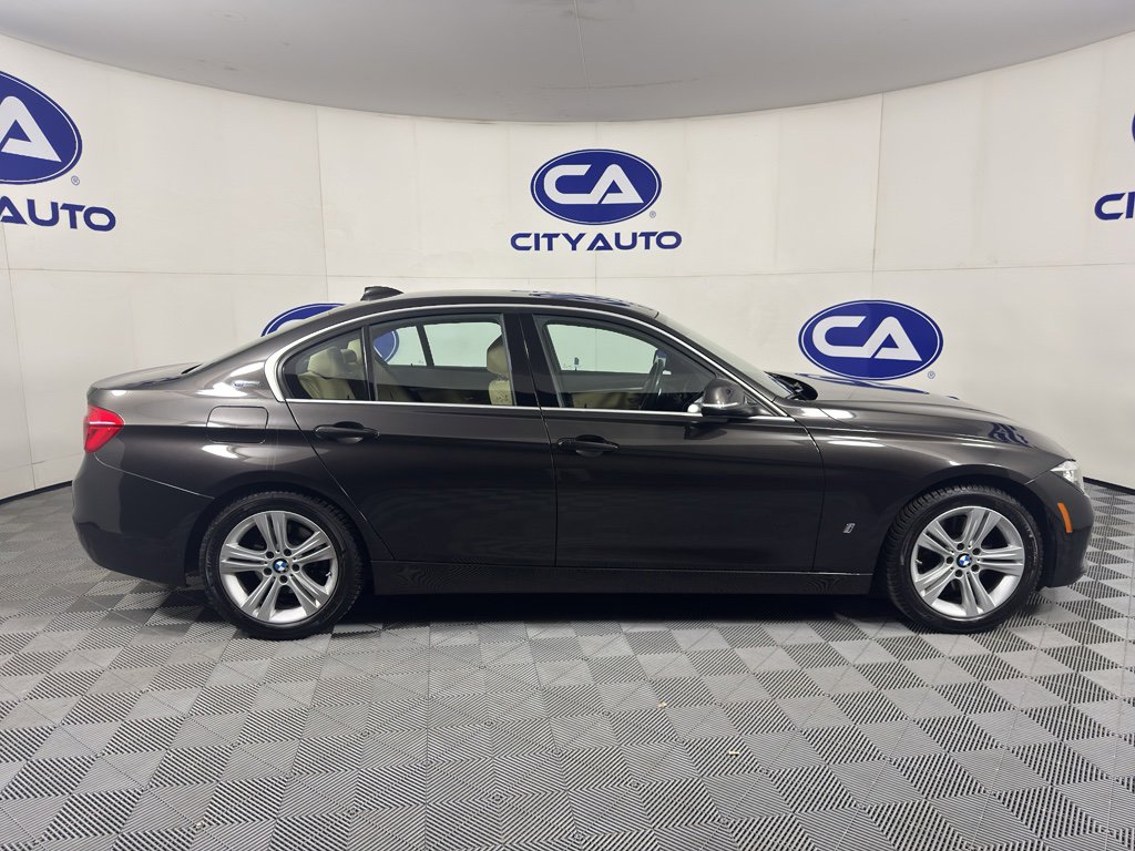 Used 2017 BMW 330e image 2