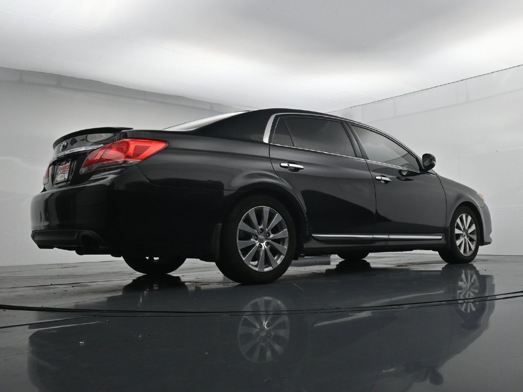 Used 2011 Toyota Avalon Limited FWD image 33