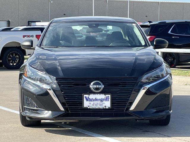 Used 2025 Nissan Altima 2.5 SV FWD image 6