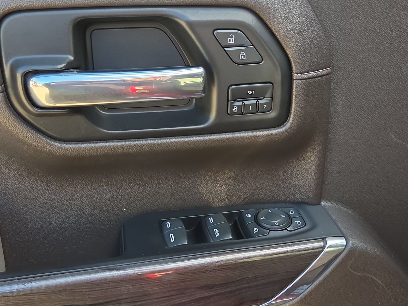 Used 2022 Chevrolet Silverado 1500 LTZ w/ LTZ Premium Package AWD/4WD image 18