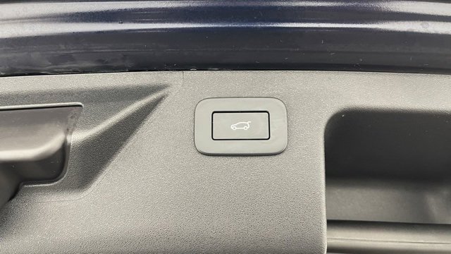 Used 2023 Land Rover Discovery Sport SE image 45