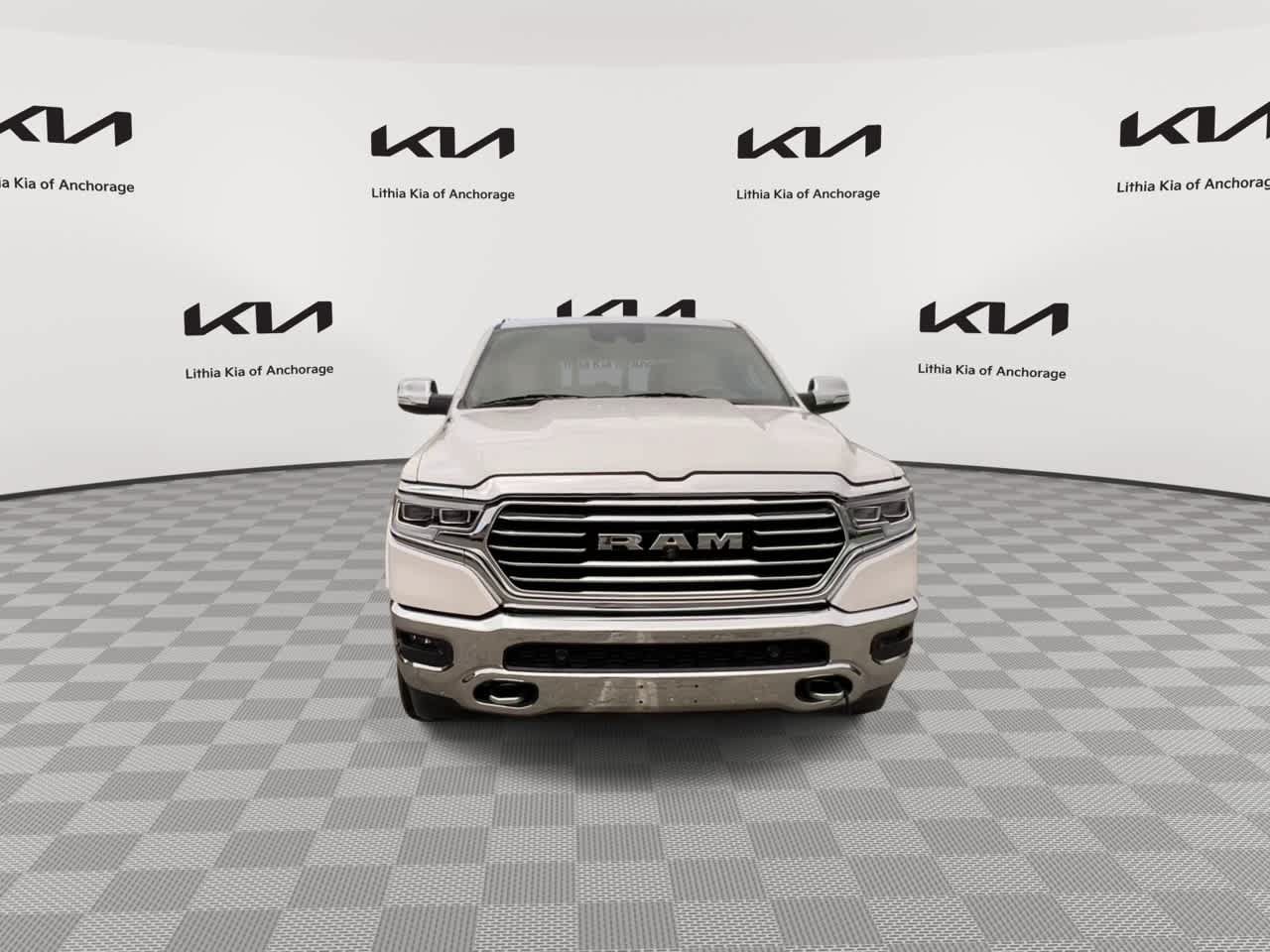 Used 2019 RAM 1500 Laramie Longhorn AWD/4WD image 3