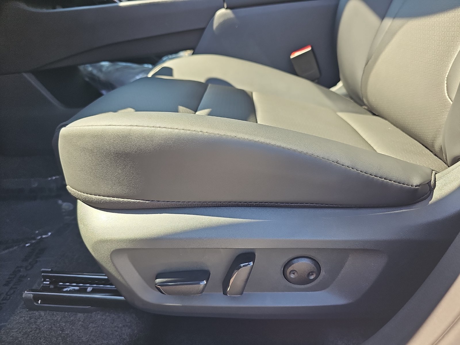 New 2027 Nissan Rogue Dark Armor FWD image 27
