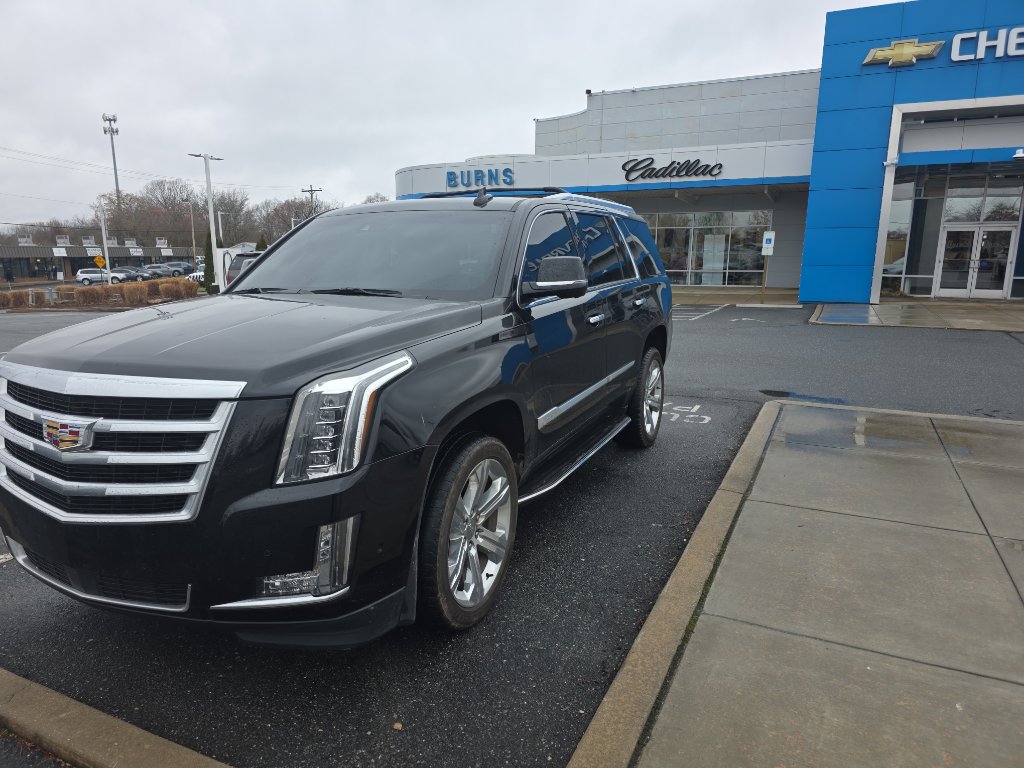 Used 2019 Cadillac Escalade Premium Luxury image 3