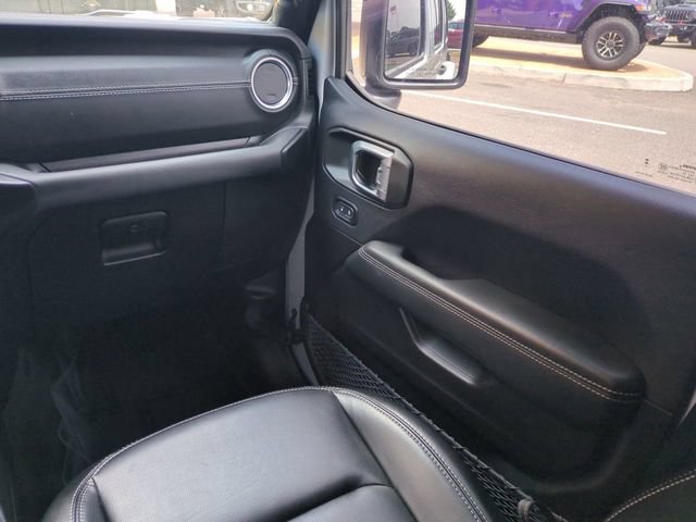 Used 2023 Jeep Wrangler Unlimited Sahara w/ Cold Weather Group AWD/4WD image 17