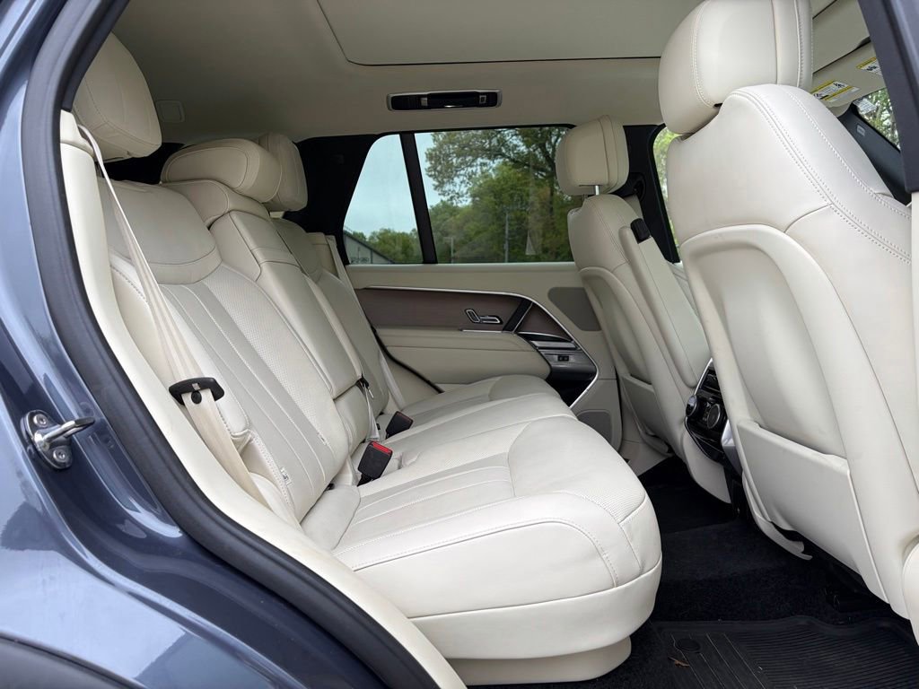 Certified 2024 Land Rover Range Rover SE AWD/4WD image 17